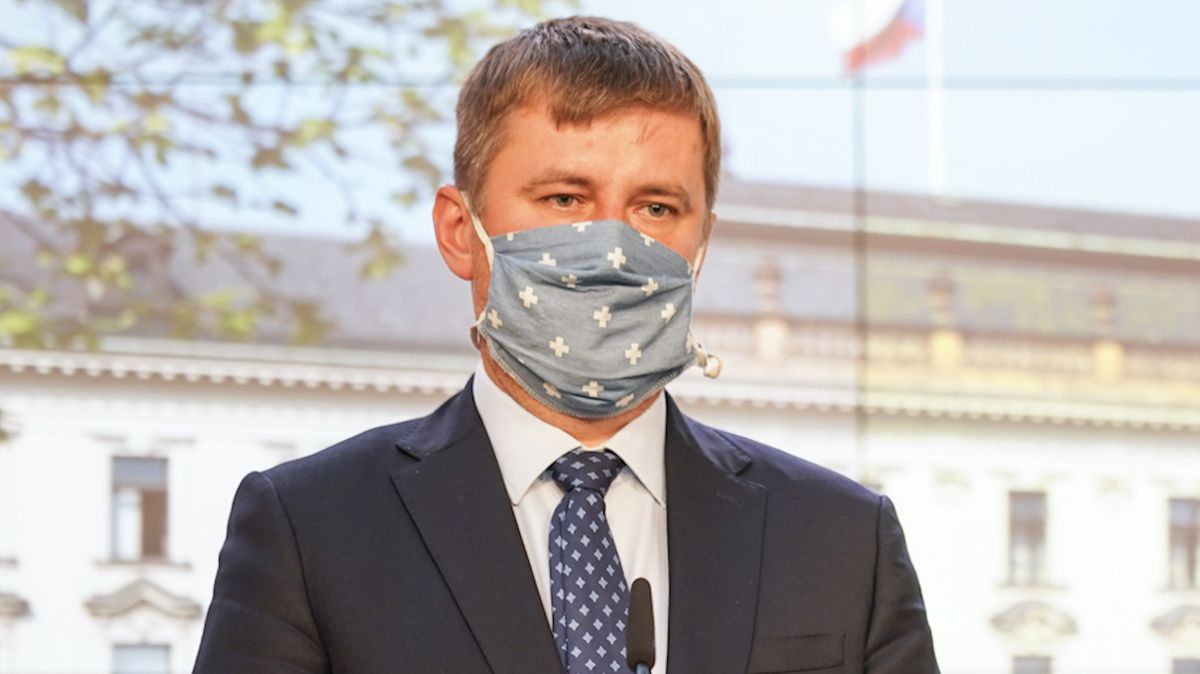 Ministr Petříček má covid. Není mu dobře, ale je bez vážnějších příznaků